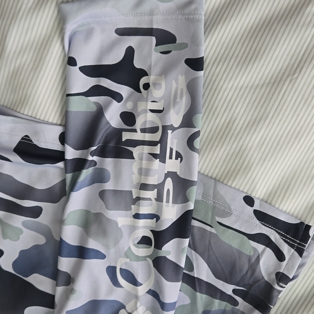 Under Armour Omni-Shade - Picture 2 of 5